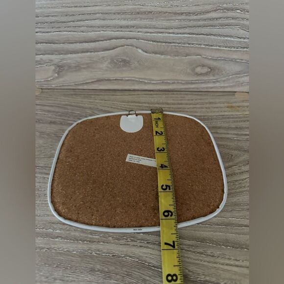 Set of 2 1970s floral cork back metal hot pad wall hangings - Picture 2 of 8